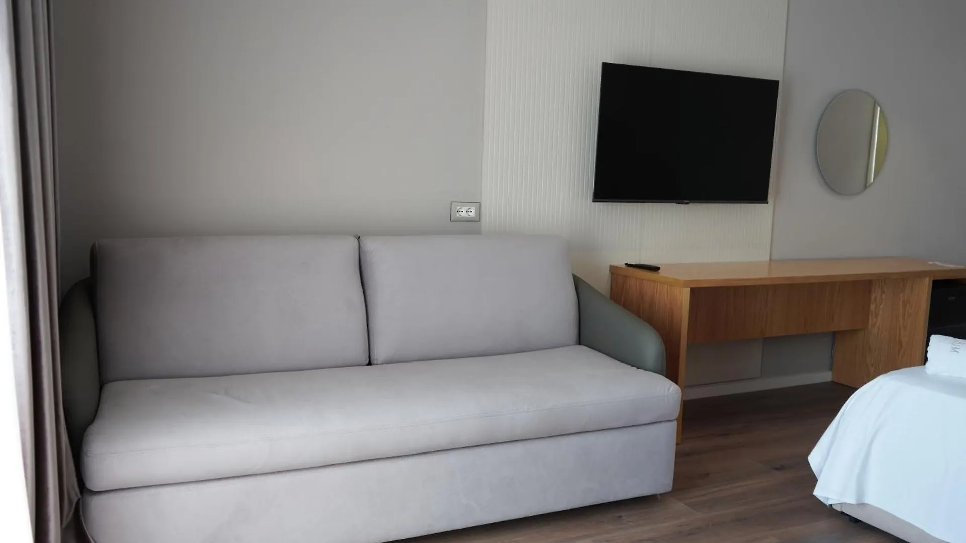 Hotel Platinium Dhërmi 阿尔巴尼亚